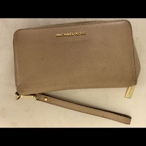 Michael Kors Wristlet